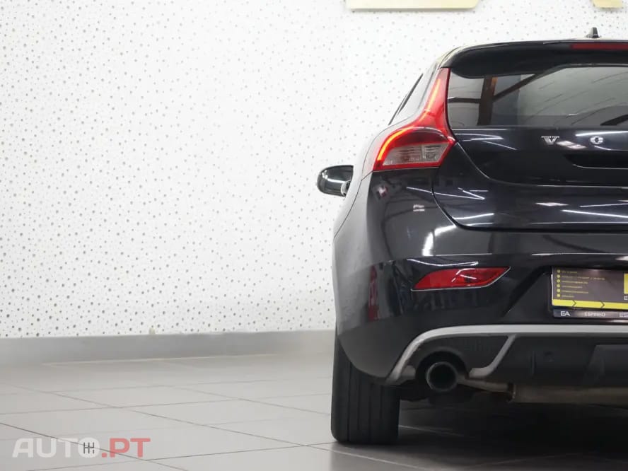 Volvo V40 1.6 D2 R-Design Momentum