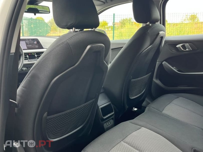 BMW 118 i Advantage — fotografia 27