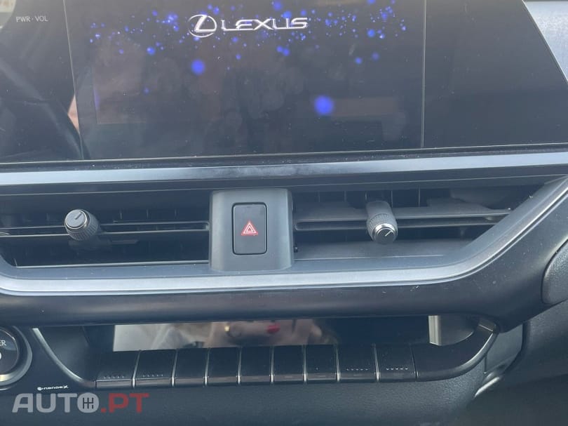 Lexus UX Sport — fotografia 13