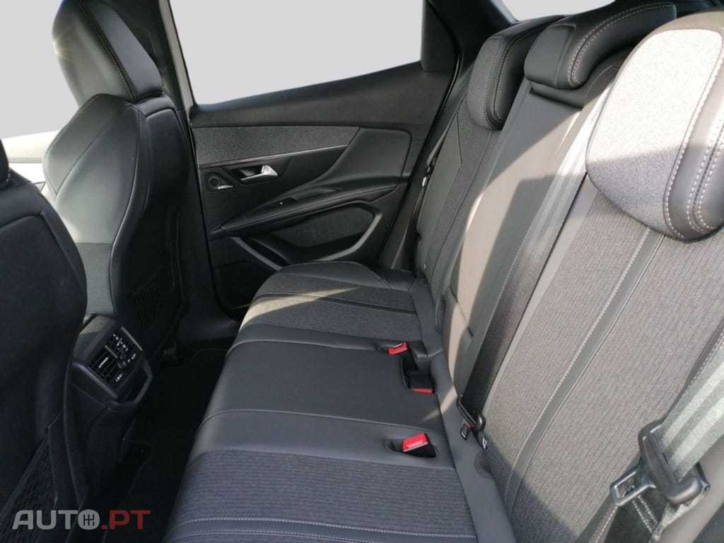 Peugeot 3008 1.5 BlueHDi 130cv  GT-Line I.V.A DEDUTIVEL 