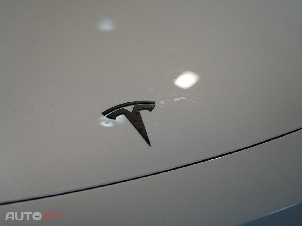 Tesla Model 3 Tração Traseira