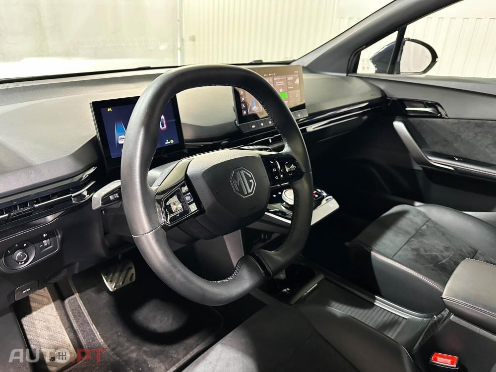 MG MG4 64 kWh XPower Luxury