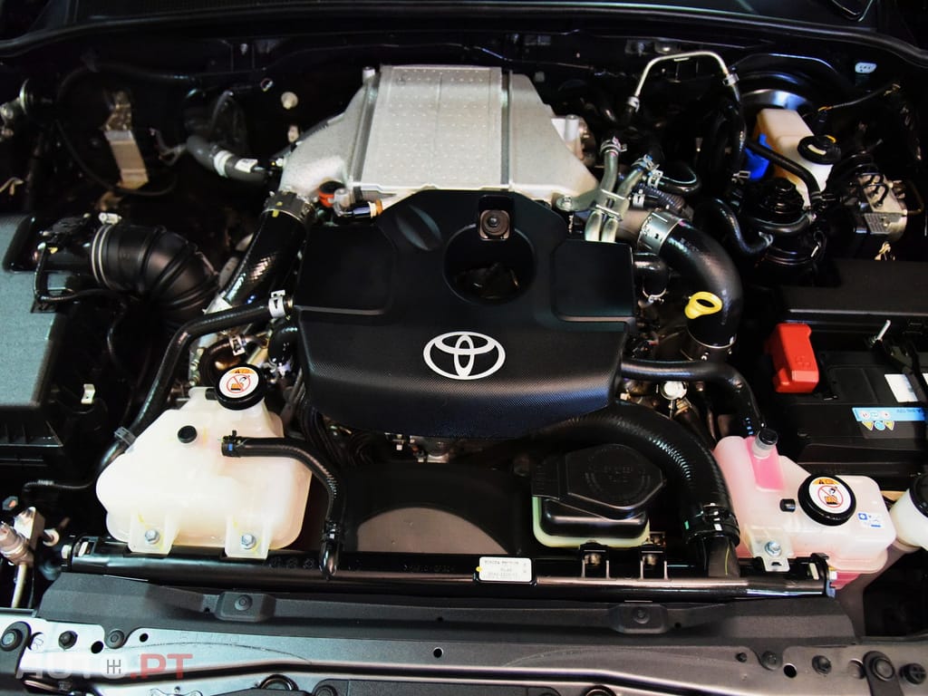 Toyota Hilux 2.4 D-4D 4WD Tracker 3L