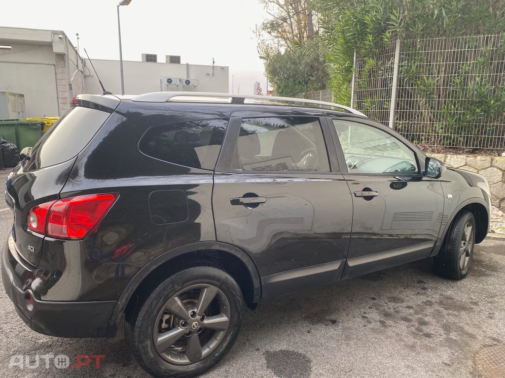 Nissan Qashqai +2 Suv