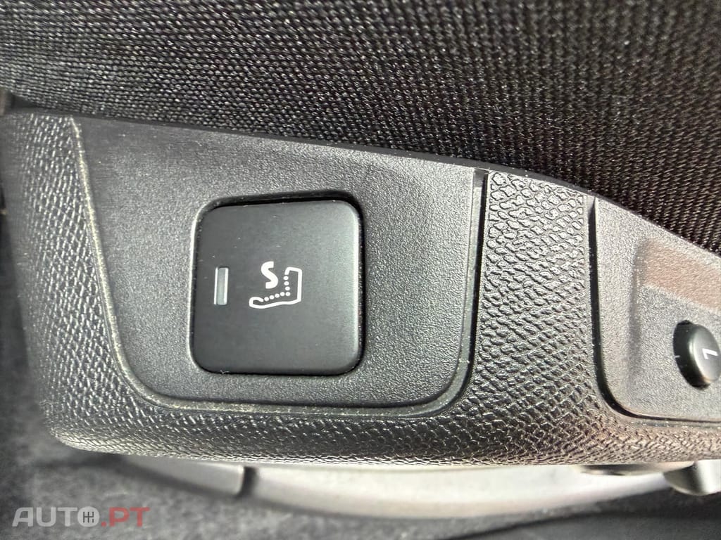 Peugeot 3008 1.2 Puretech EAT8 