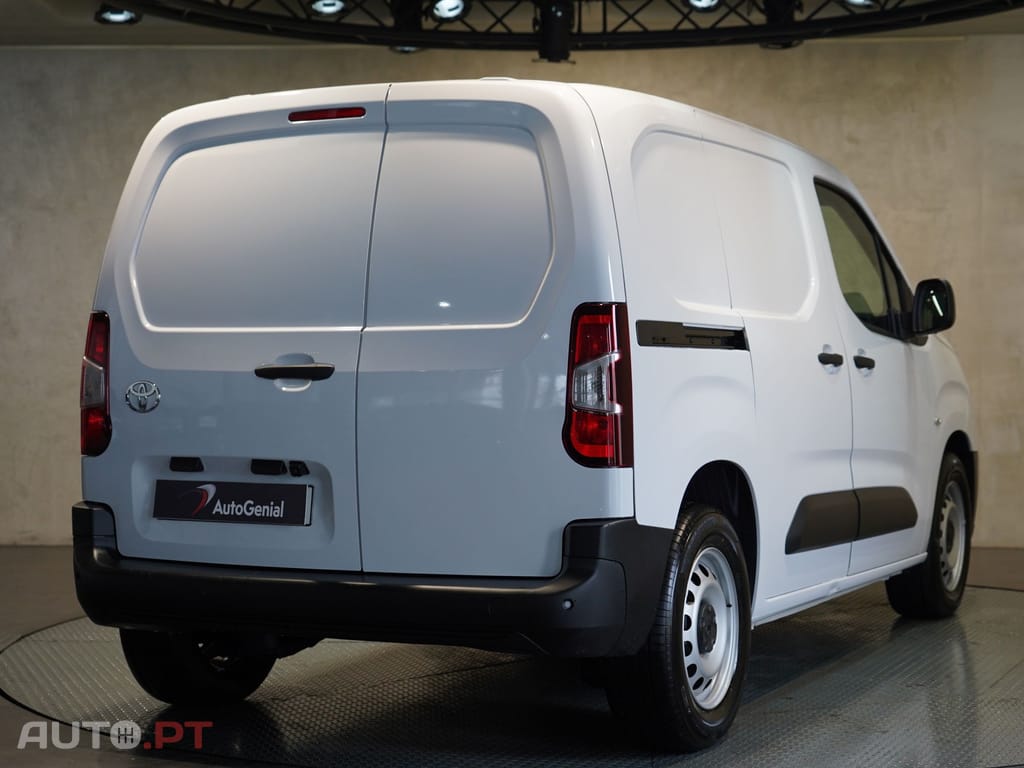 Toyota Proace City 50 kWh L2 Exclusive