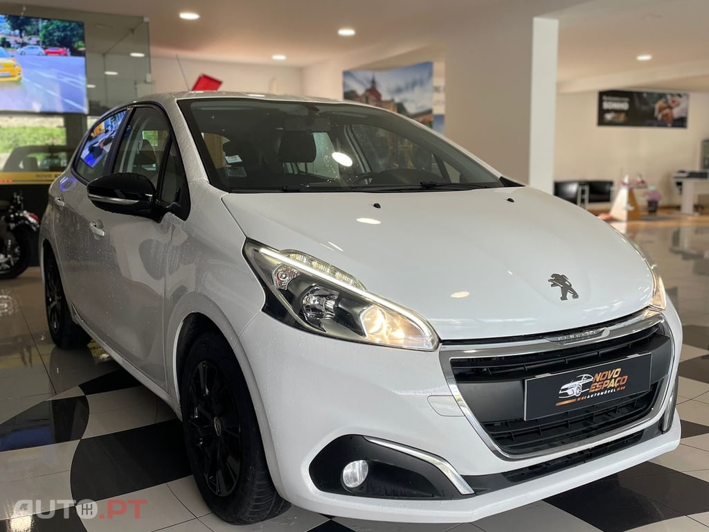 Peugeot 208 BlueHDi Style