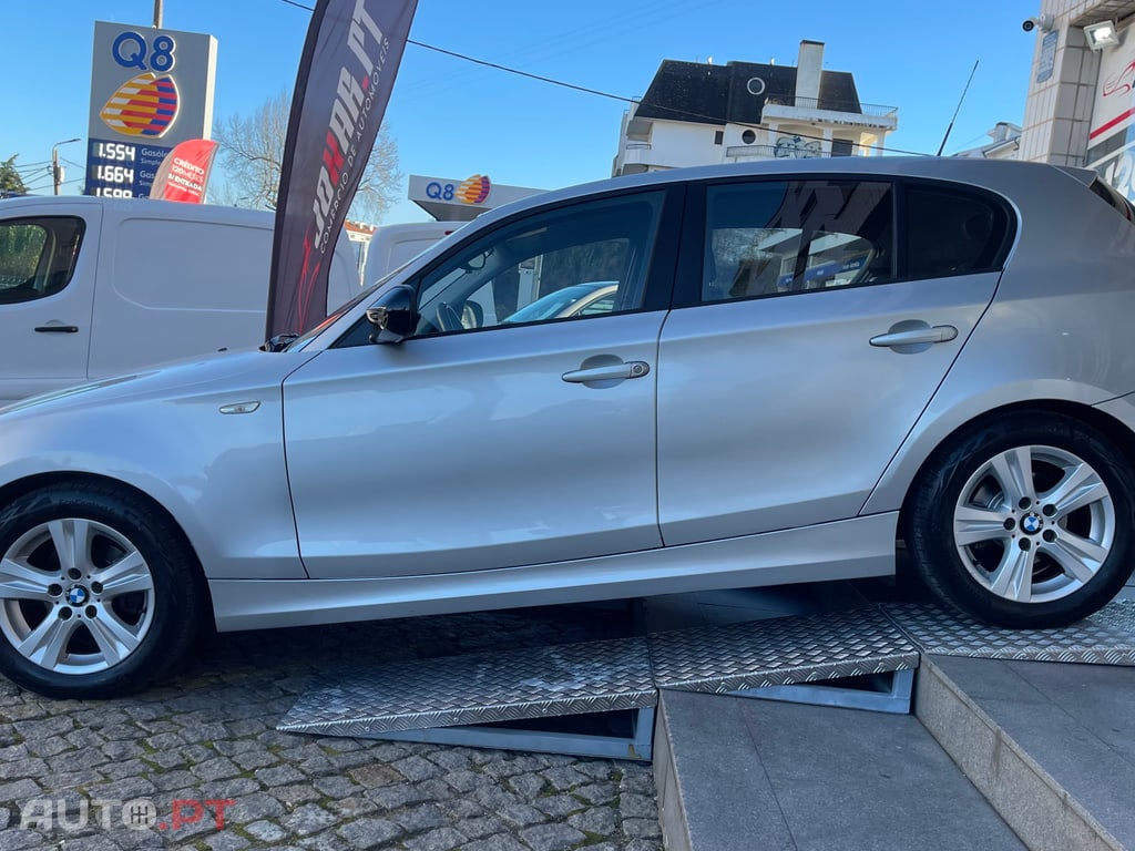 BMW 116 D Line Sport - (Nacional)