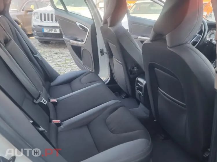 Volvo V60 1.6 D2 Momentum Eco