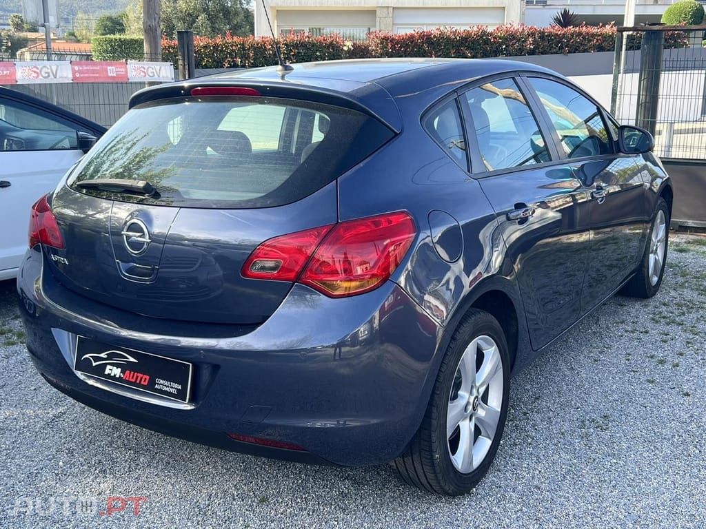 Opel Astra ENJOY