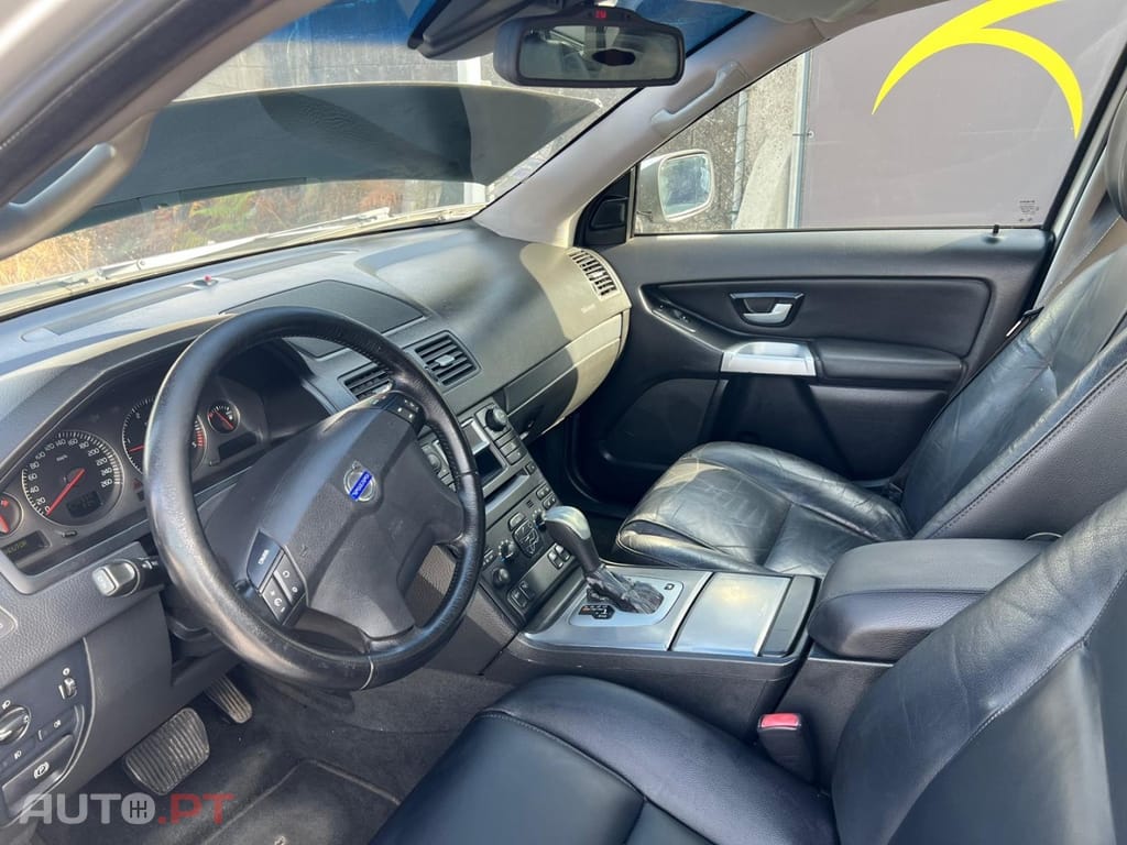 Volvo XC90 2.4 D5 5L Nivel 2 Auto.