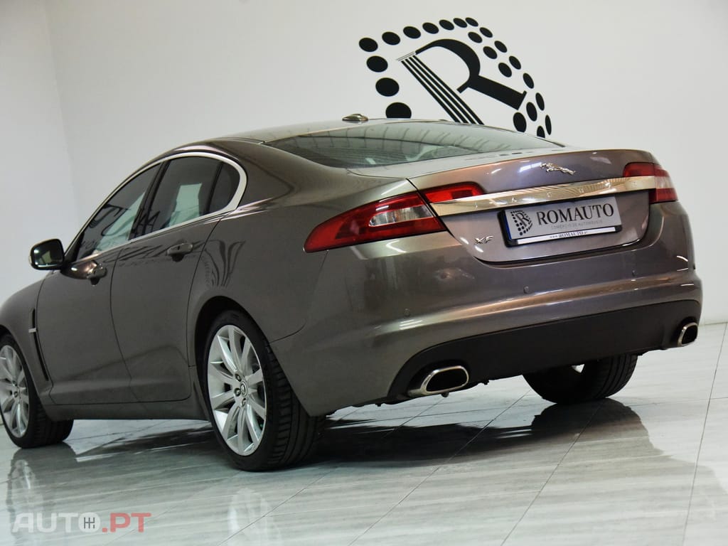 Jaguar XF 2.7 D V6 Luxury