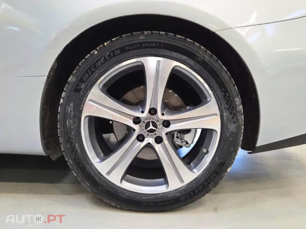 Mercedes-Benz E 220 d Aut.