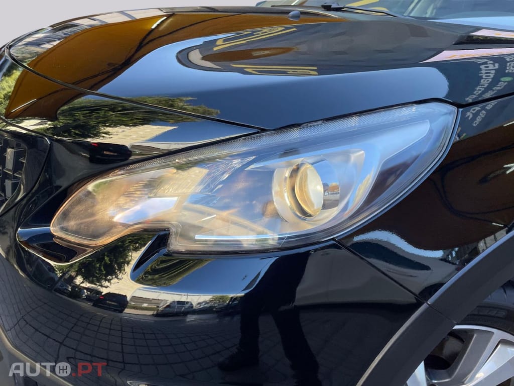 Peugeot 2008 1.2 e-THP GT Line