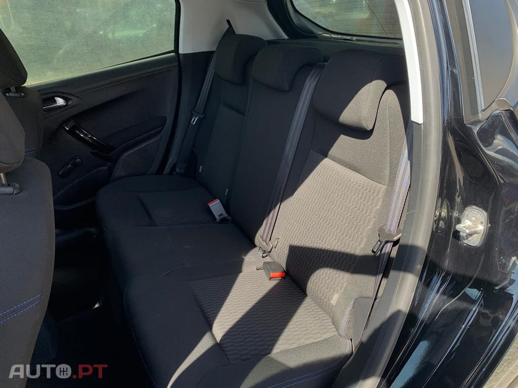 Peugeot 208 1.5 BlueHDi Signature