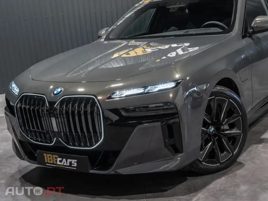 BMW 750 750e xDrive Pack Desportivo M