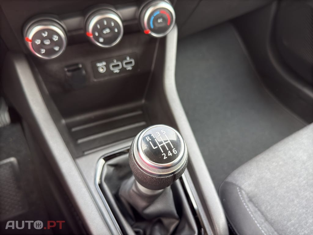 Renault Clio TCe 90 BUSINESS EDITION