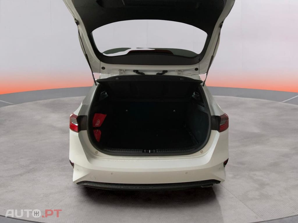 Kia Ceed 1.4 T-GDI TX+SRF 7DCT