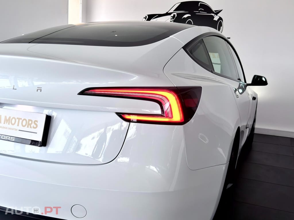 Tesla Model 3 Tração Traseira