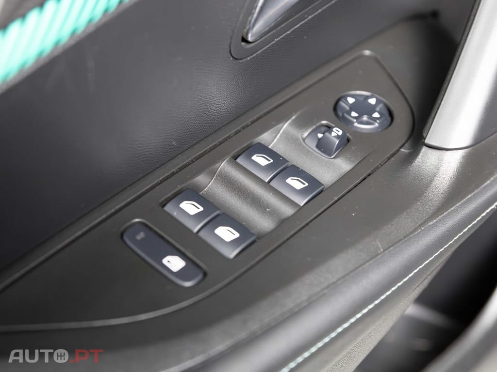 Peugeot 2008 1.2 PureTech Allure Pack EAT8