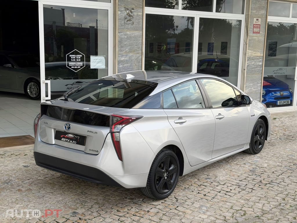 Toyota Prius 1.8 Luxury Touch&Go