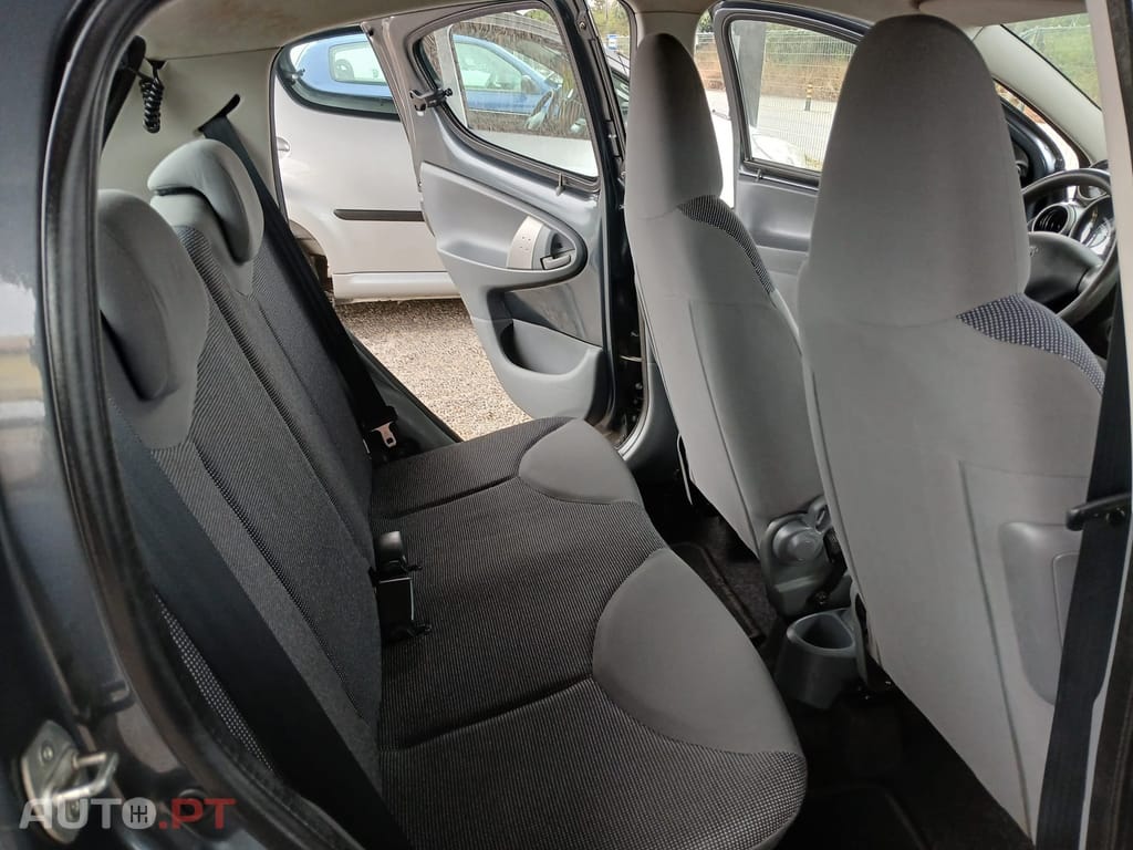 Peugeot 107 1.0 Poucos Kms