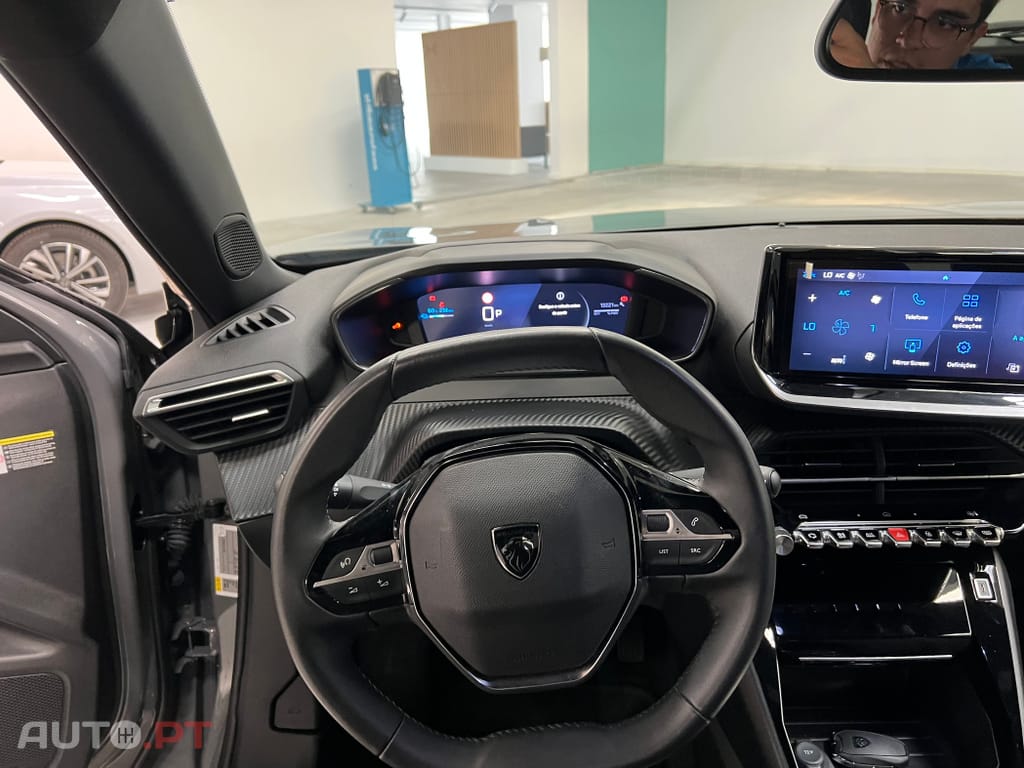 Peugeot E-2008 50 kWh Allure