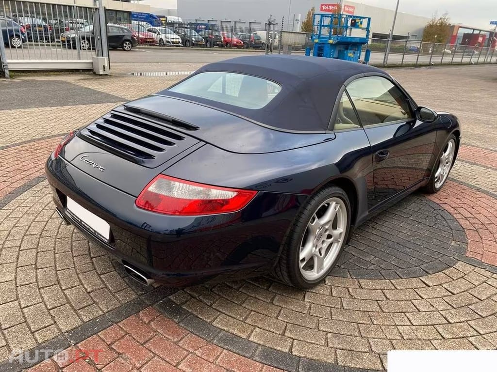 Porsche 911 Carrera