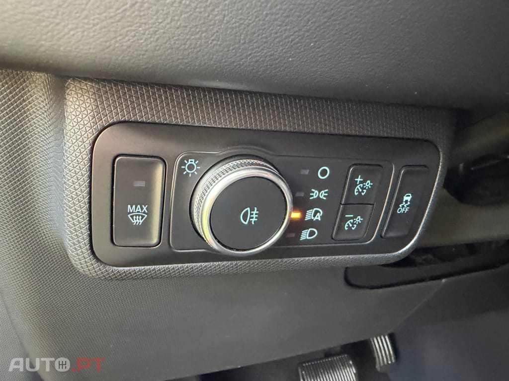 Ford Mustang Mach-E Standard • 75,7 kWh • 294 CV