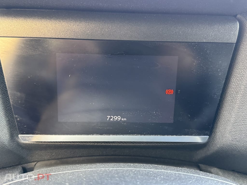 Citroen C4 1.2 PureTech Plus EAT8