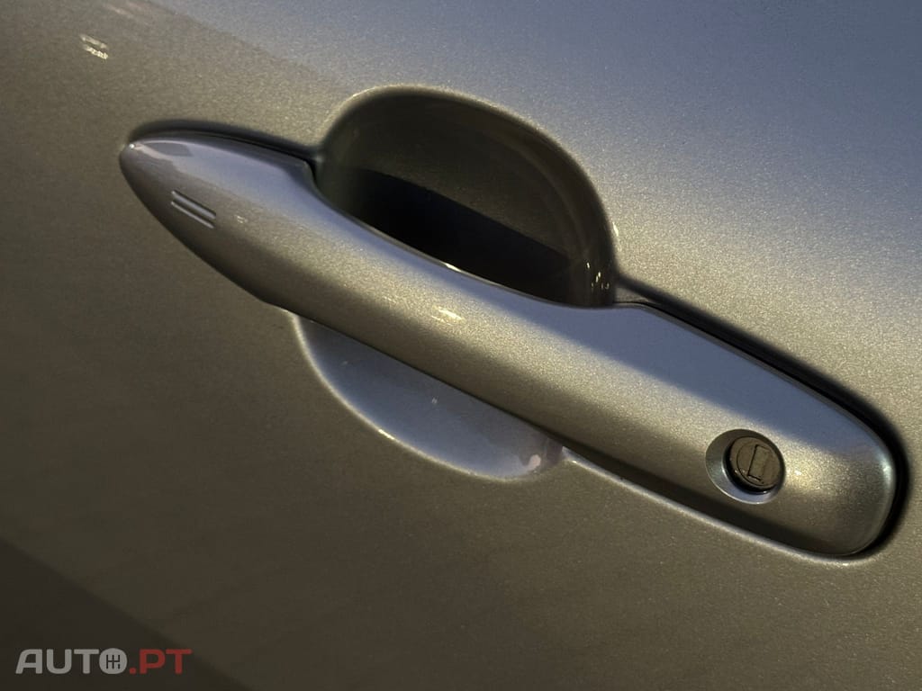 Toyota Corolla Cross 2.0 Hybrid Luxury