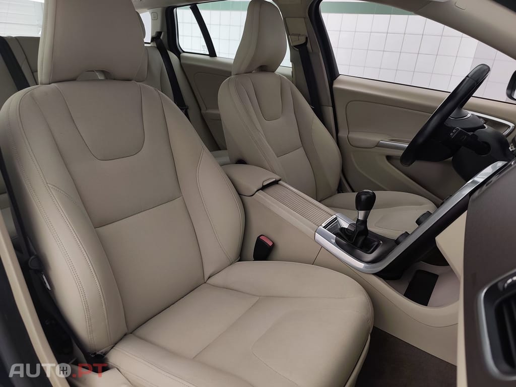 Volvo V60 2.0 D4 Momentum