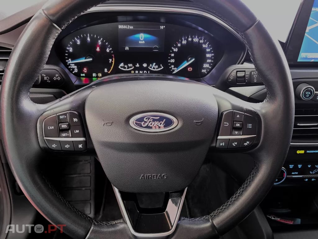 Ford Focus 1.0 EcoBoost Active Aut. — fotografia 21