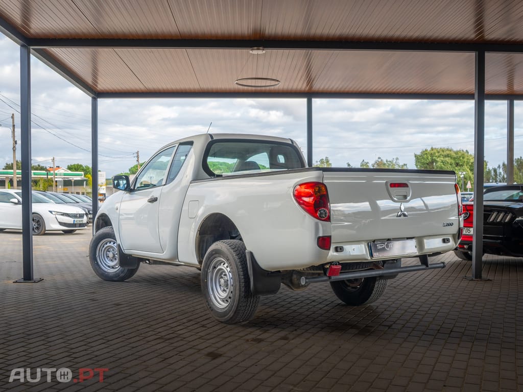 Mitsubishi L200 2.5 DI-D Club Intense 3L 4WD