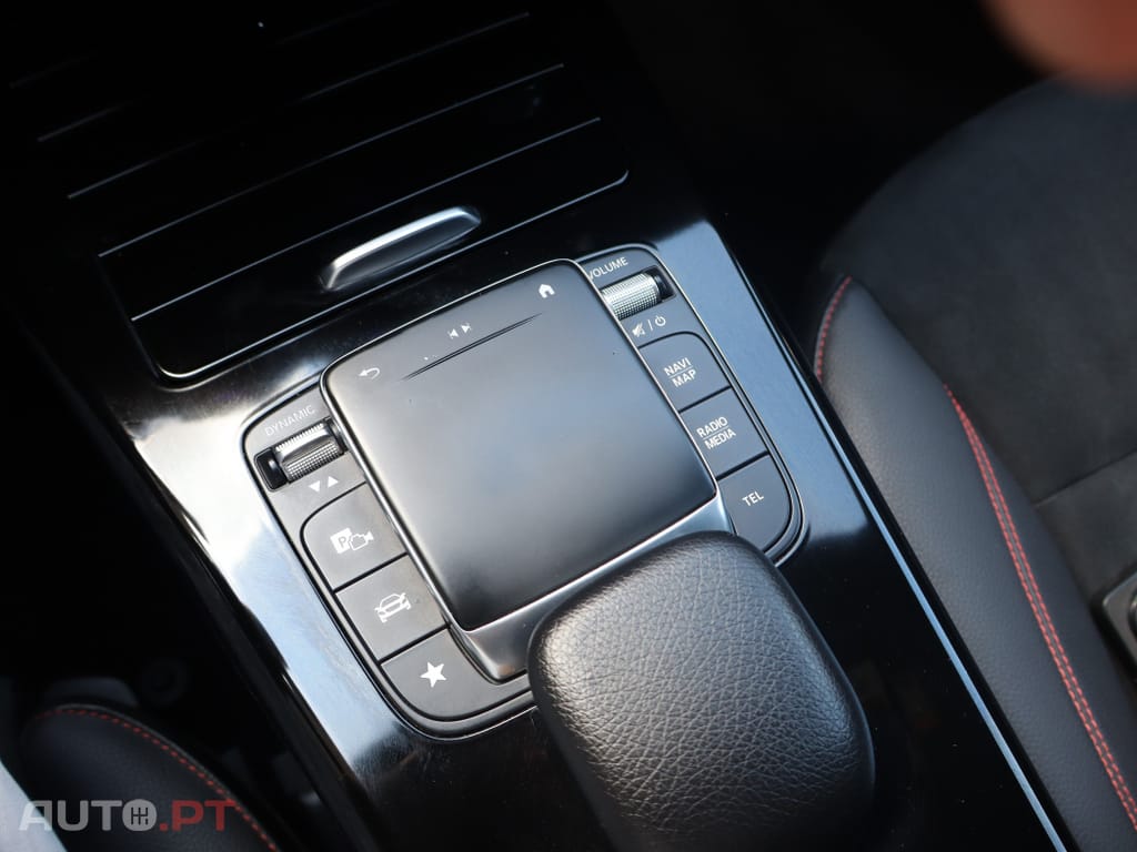 Mercedes-Benz CLA 250 e  Shooting Brake AMG Line