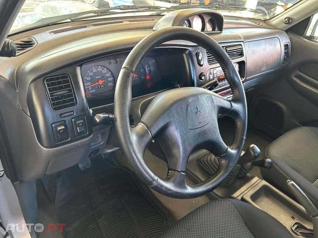 Mitsubishi L200 Strakar 4x4 Elegance