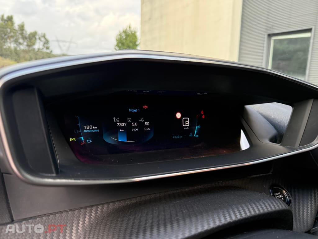 Peugeot 208 PureTech 100 EAT8 Allure
