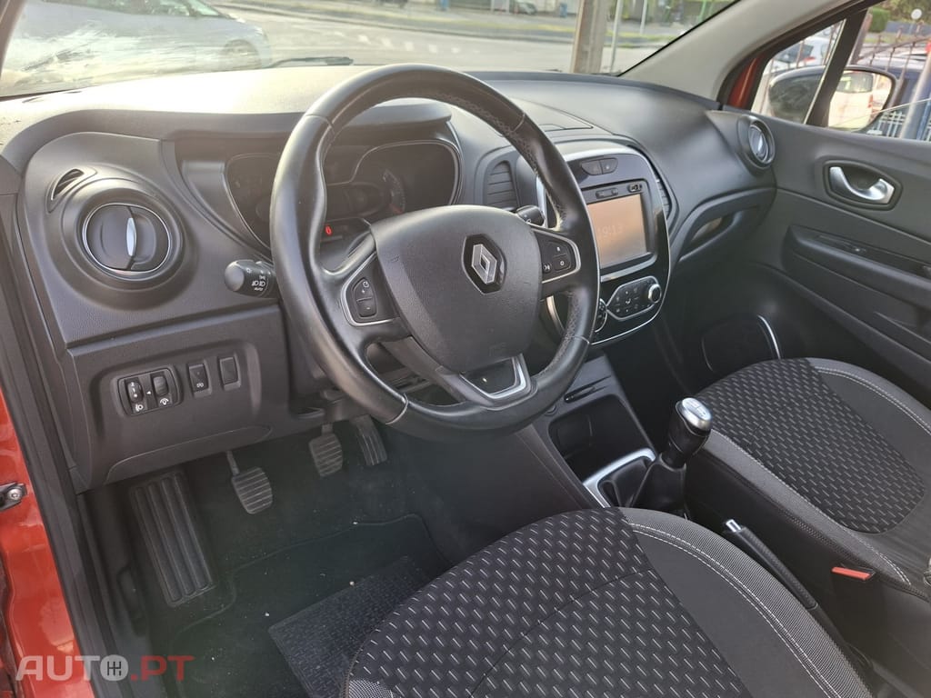 Renault Captur 0.9 TCE Exclusive — fotografia 16
