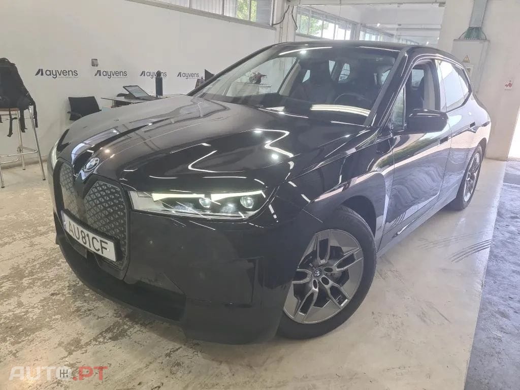 BMW iX xDrive 40