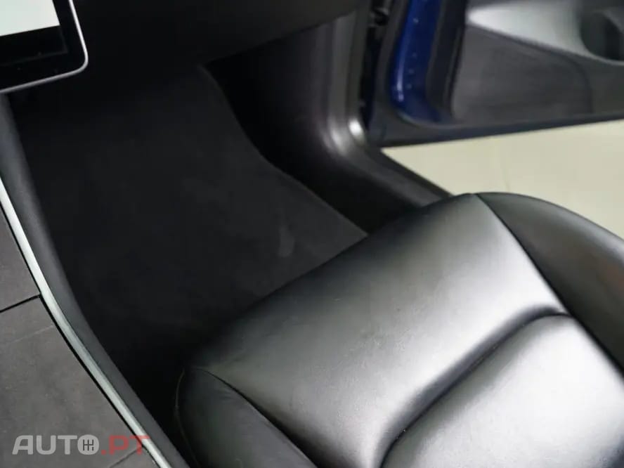 Tesla Model 3 Standard Range Plus RWD