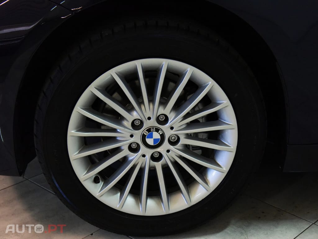 BMW 318 d Line Luxury