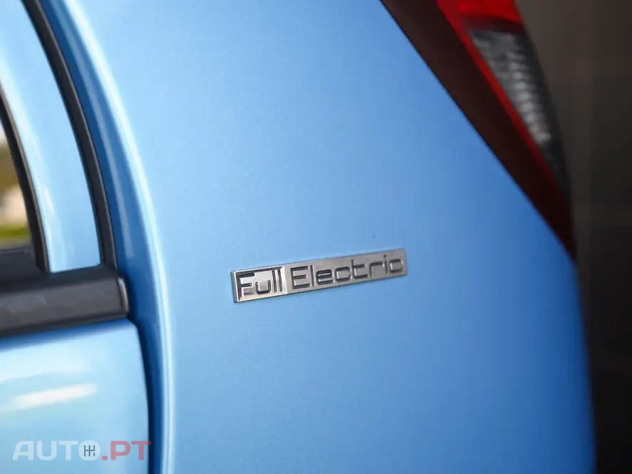 Peugeot iOn Active