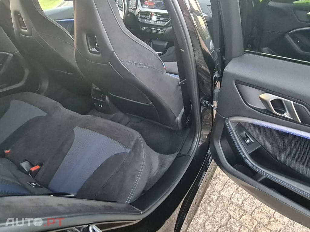 BMW 118 d Pack Desportivo M