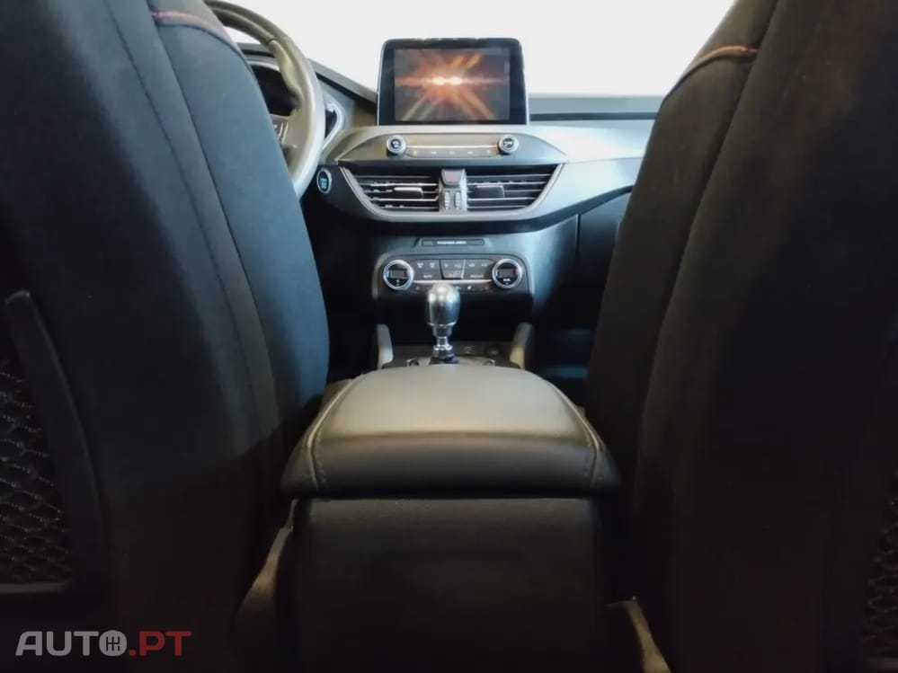 Ford Focus EcoBoost ST-Line Hybrid