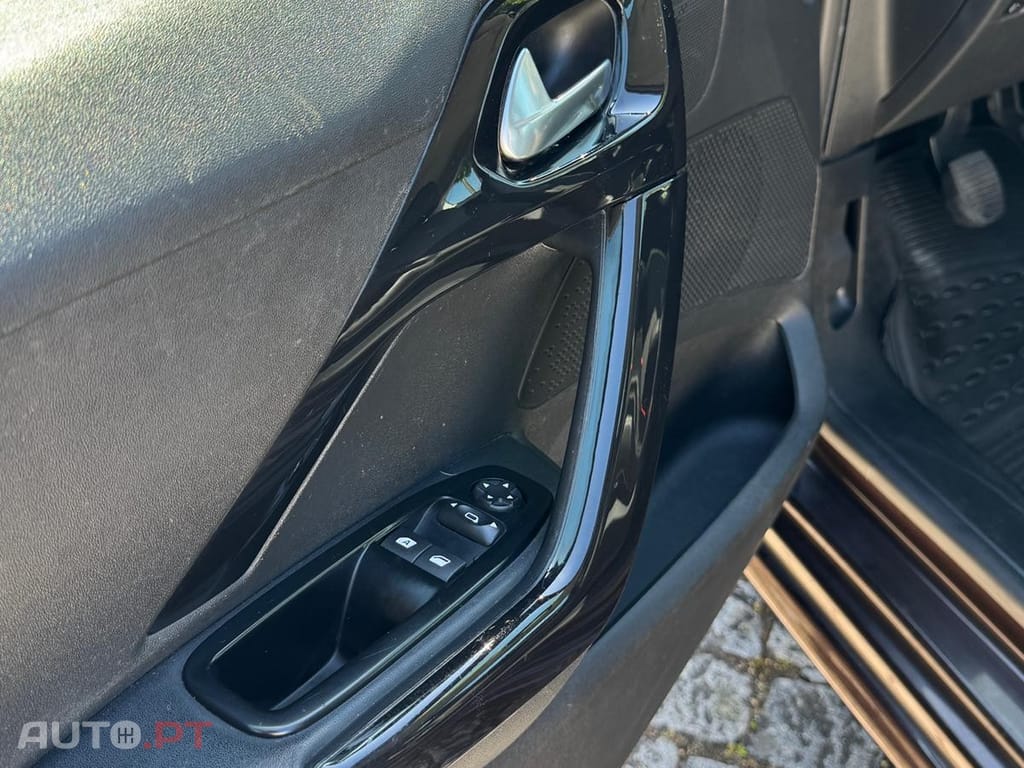 Peugeot 208 1.6 e-HDi Allure