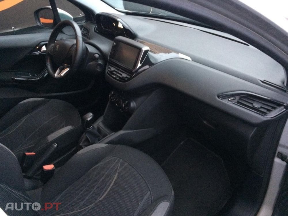 Peugeot 208 1.2 PureTech Allure