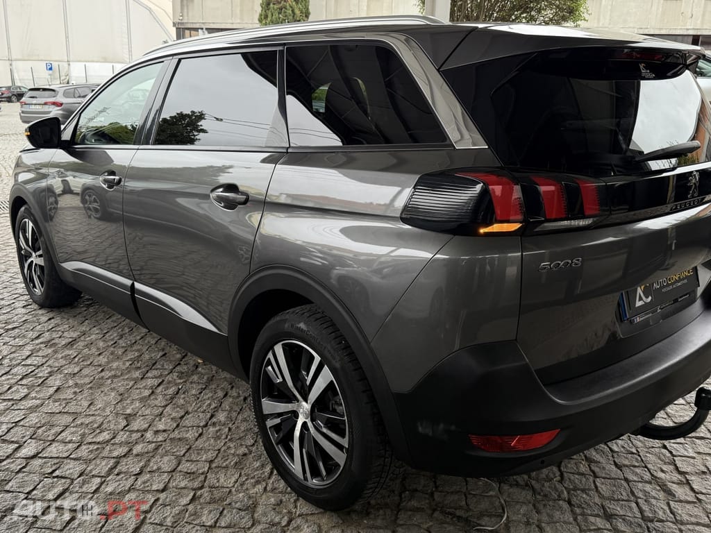 Peugeot 5008 1.2 PureTech Allure EAT8