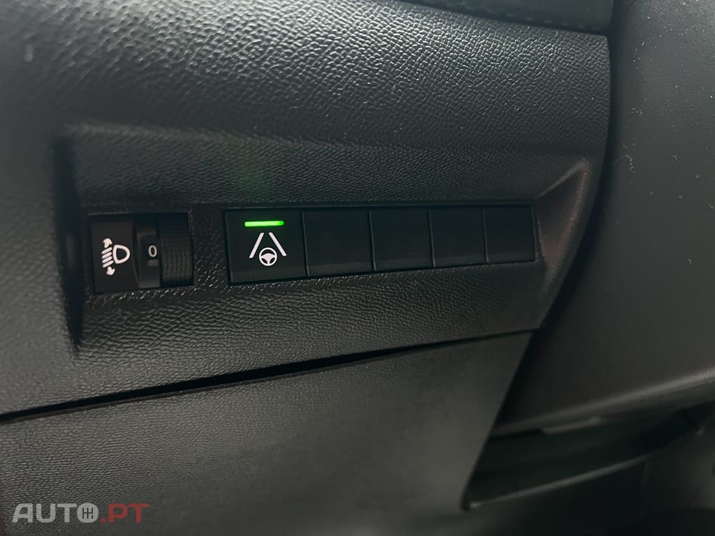Peugeot 2008 1.2 PureTech Allure Pack EAT8