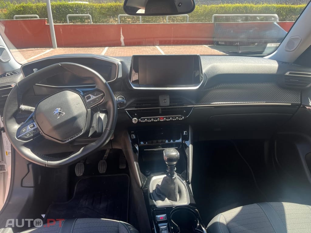 Peugeot 2008 1.2 PureTech Allure