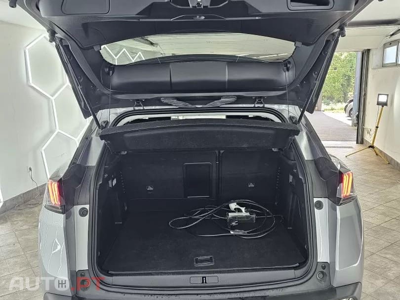 Peugeot 3008 1.6 Hybrid Allure e-EAT8